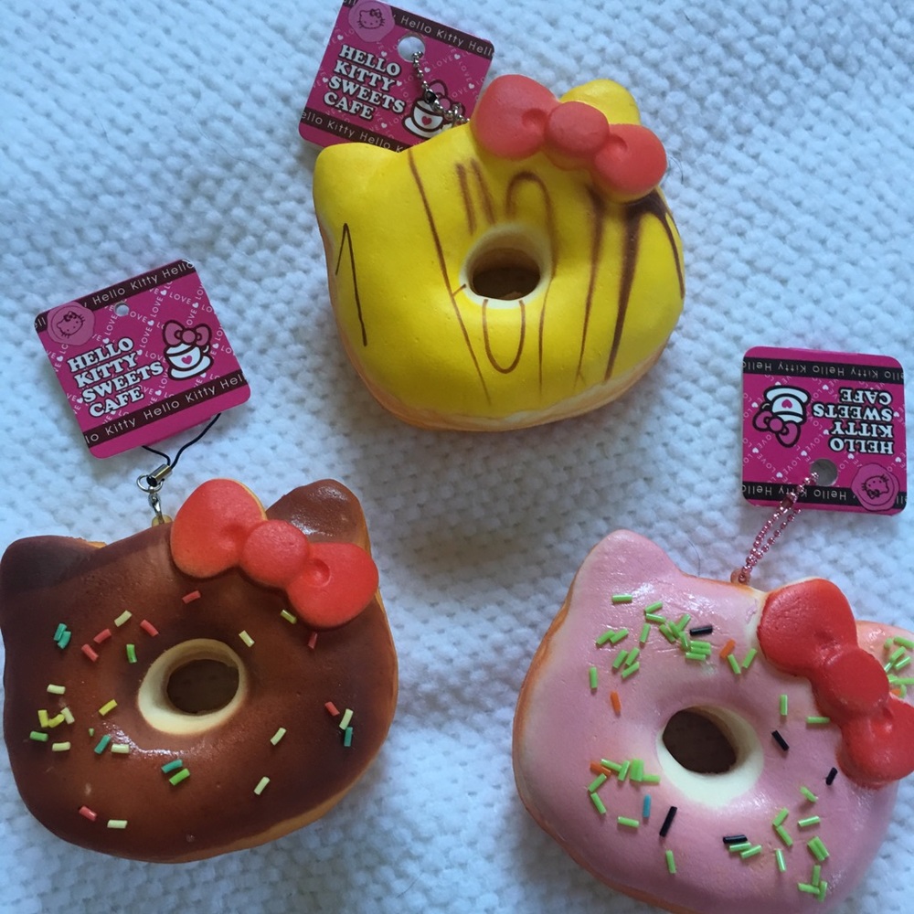 Hello Kitty Sweets Cafe Doughnut Squishies